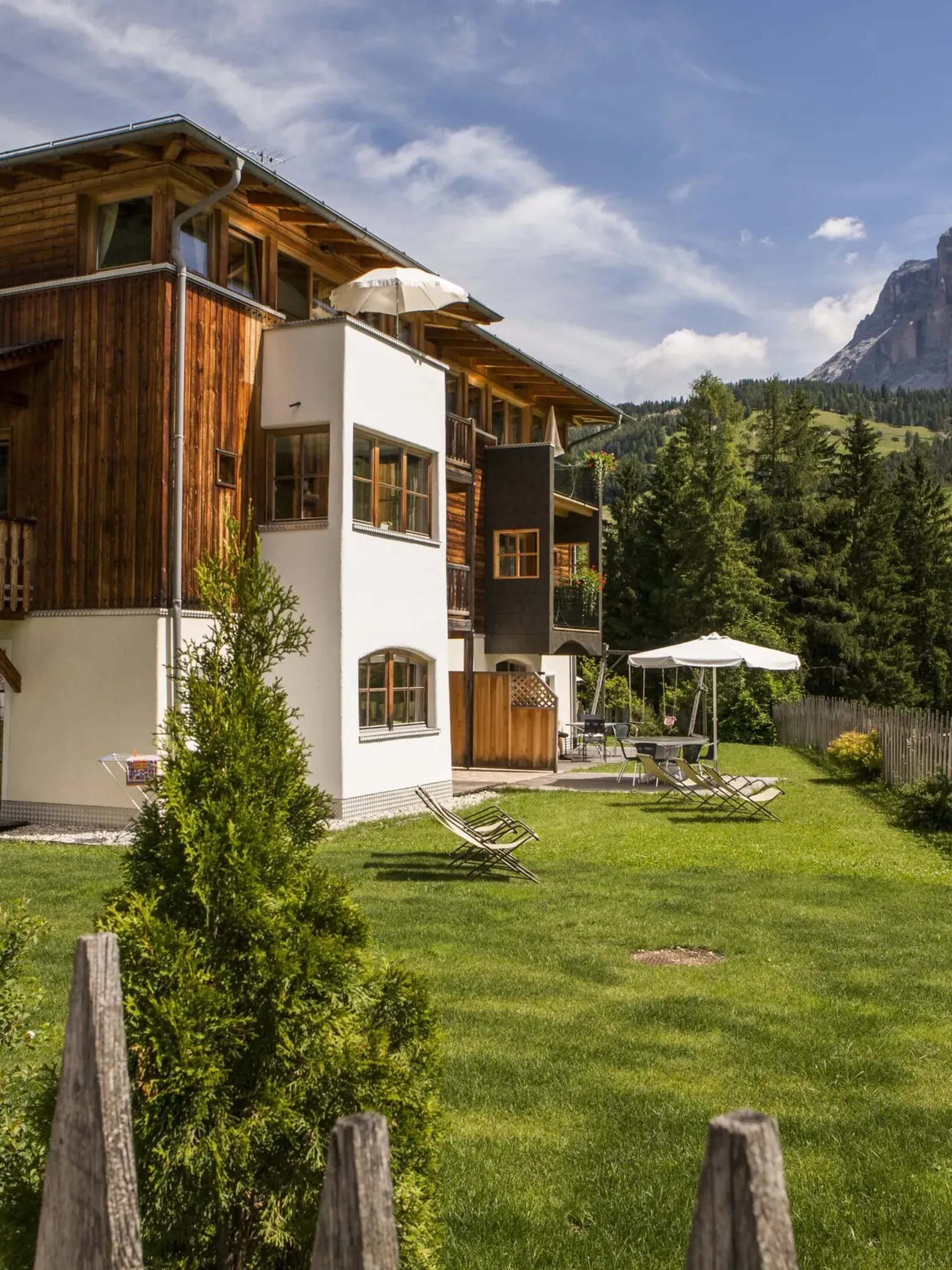 Esterni residence les viles la villa